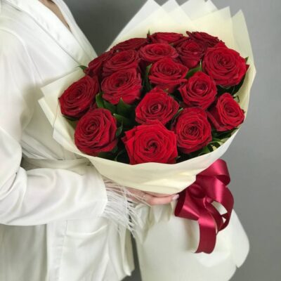 Букет из 17 красных роз